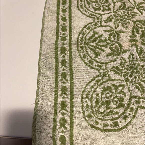 SOLD!!     Rare Find!!  Unusual smiley faces on Vintage Green/white - Picture 4 of 6